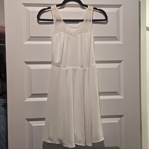 Elegant White Sleeveless Dress